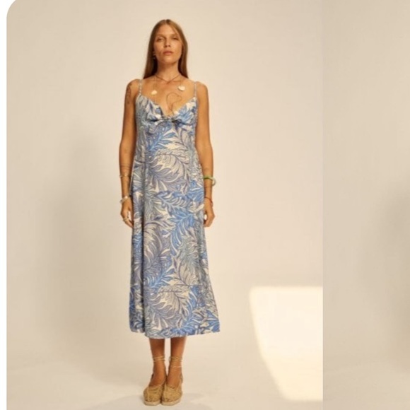 Natalie Martin Blue and White Leaf Print Midi Dress - Picture 1 of 4